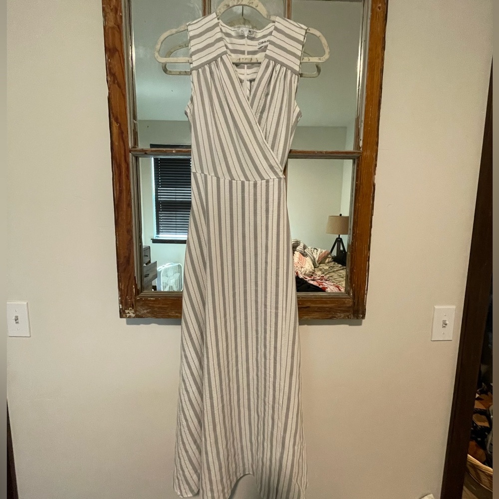 Women’s Calvin Klein white striped wrap dress 6